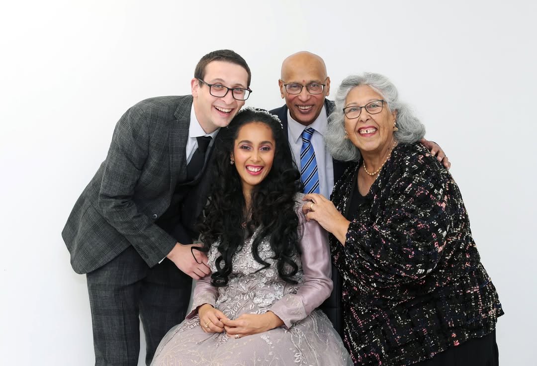 Asian family portrait photographers in Manchester